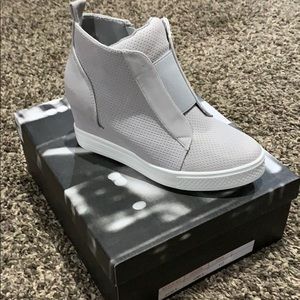 Grey sneaker wedge